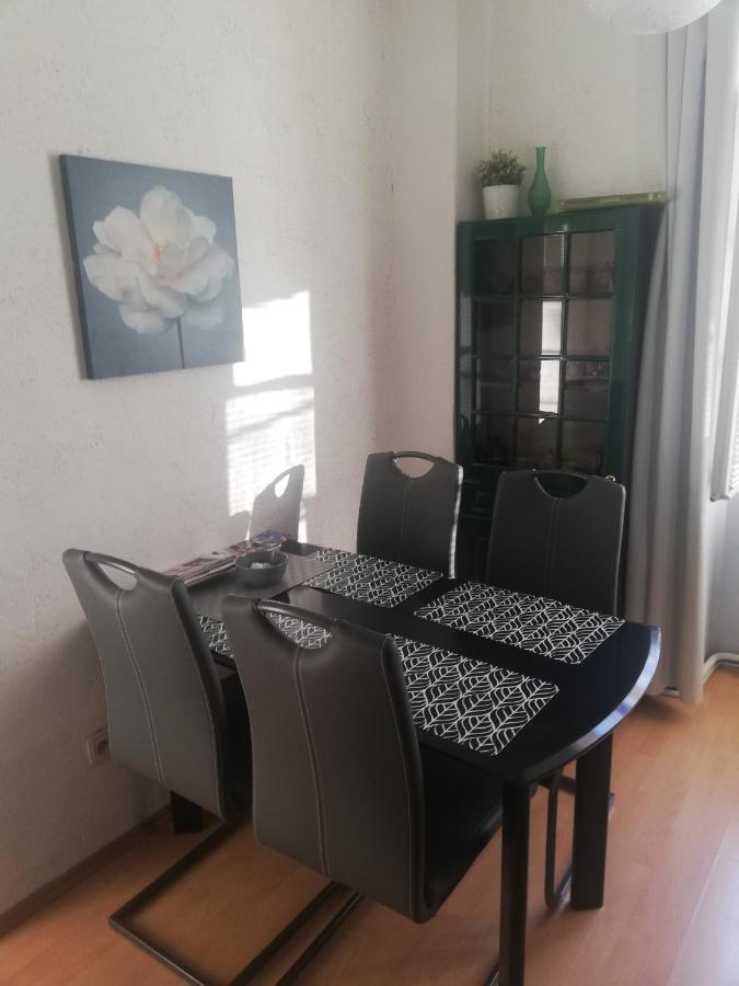 Apartment Karolina Praha Bagian luar foto